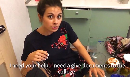 Русская брюнетка пришла на кастиг и сделав минет потрахалась с парнем...