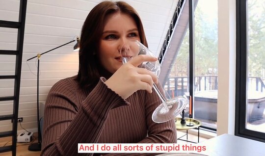 Пьяная русская девушка раздвинула ноги перед новым знакомым...