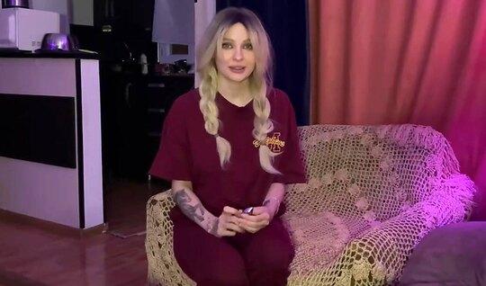 Русская телочка подставила попку ради анального удовольствия...