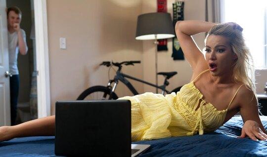 Мамка захотела такого же анального секса как в порно фильме