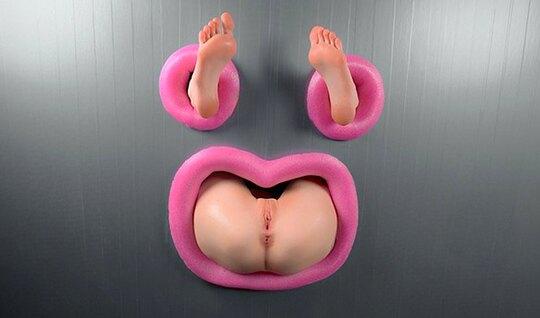 Татуированный парень развлекается с русской развратницей